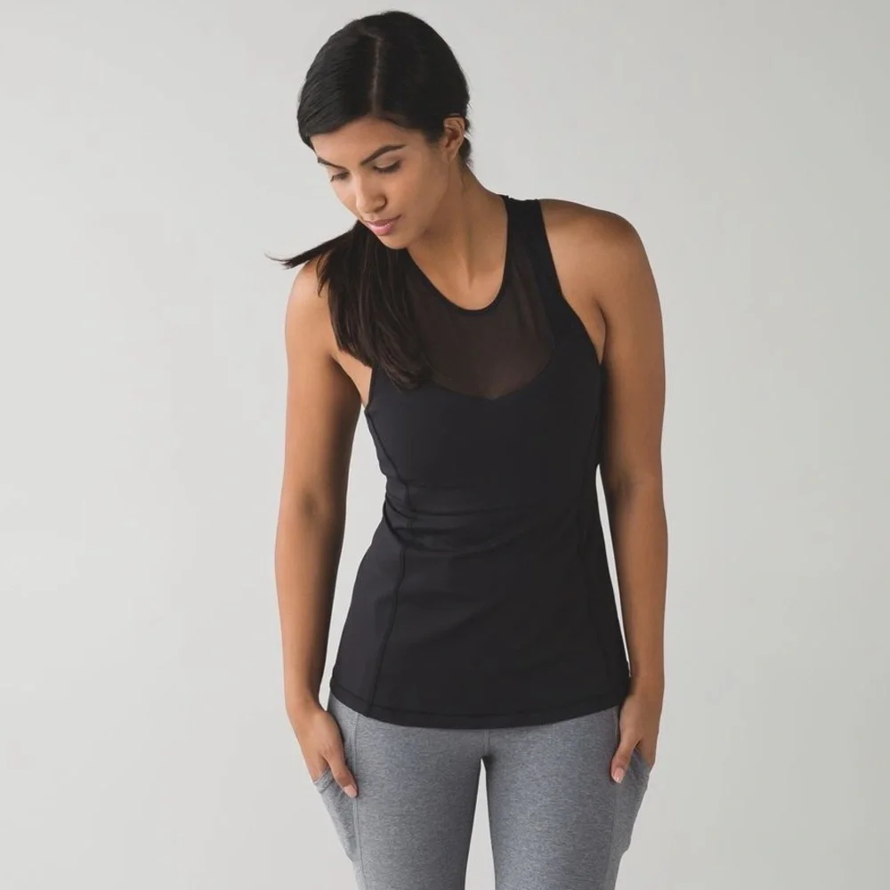Lululemon Running In The City Tank in Black Size 4